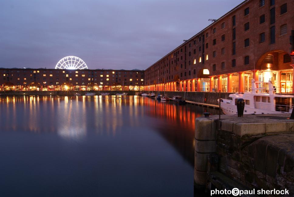 LIVERPOOL_Albert_Dock_in-Big_Wheel